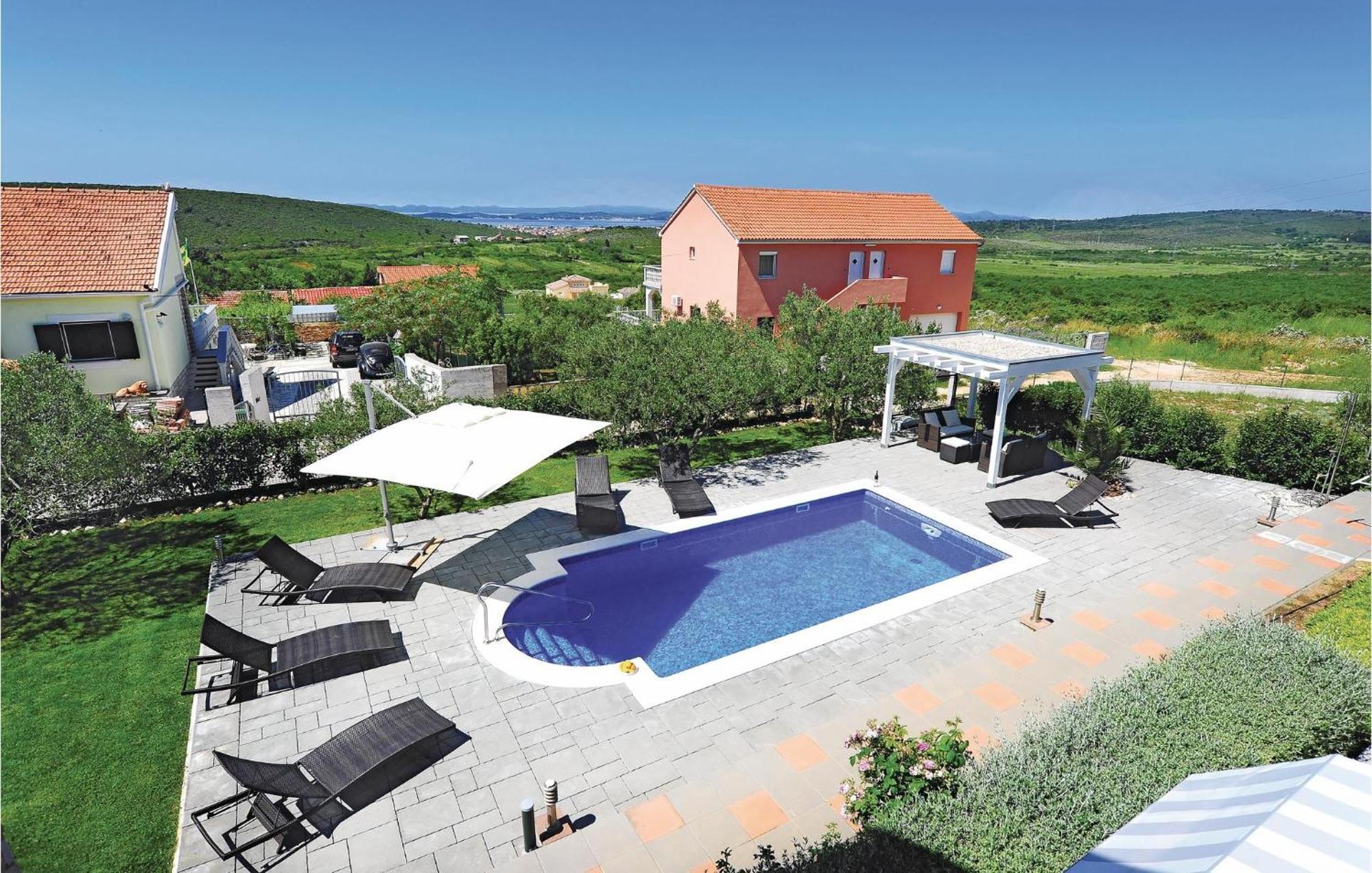 5 Bedroom Amazing Home In Debeljak Exterior photo